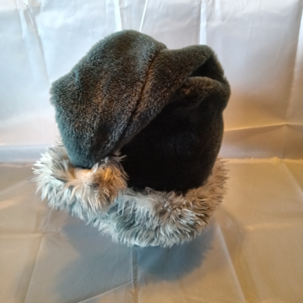 plush hat - Picture 2 of 6